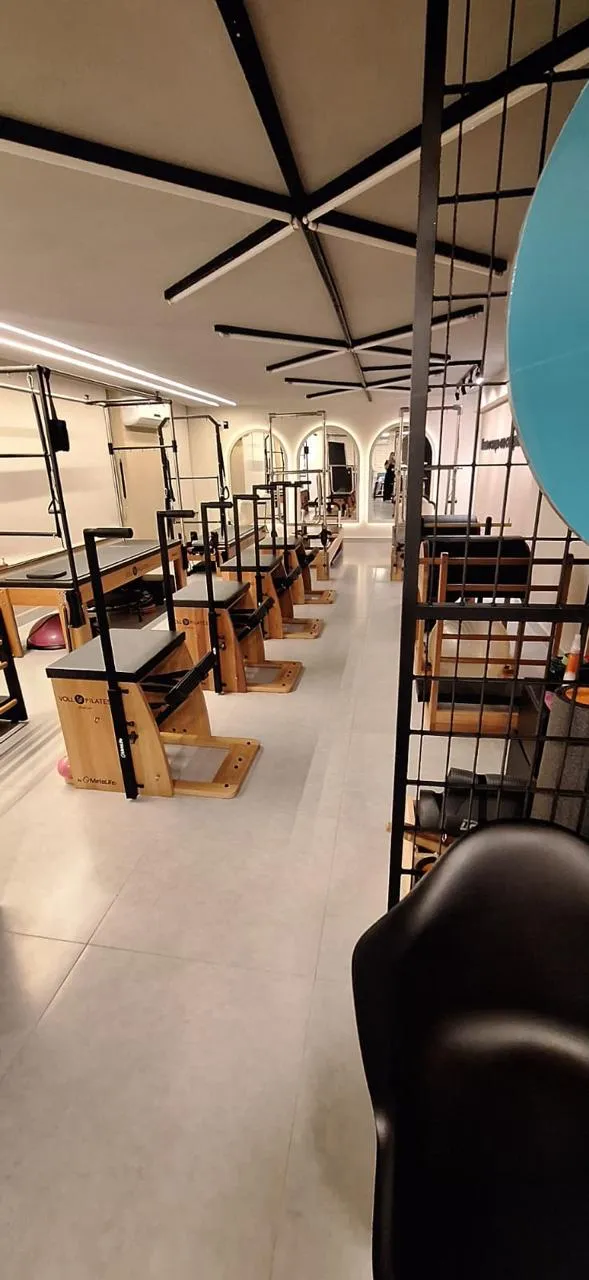 Sala de equipamentos da Studio VOLL Pilates Tambaú